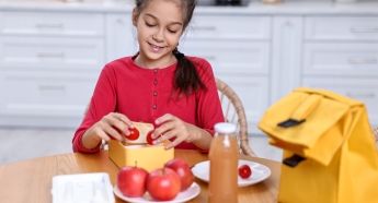 Koekjesverpakking, bananenschil, kapotte stift? Zo sorteer je choolafval